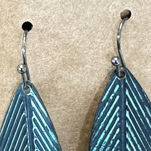 2/$20 Turquoise patina look on metal feather earrings Shepherd hook - Picture 8 of 8